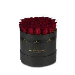 Fresh Roses in a Round Box Small